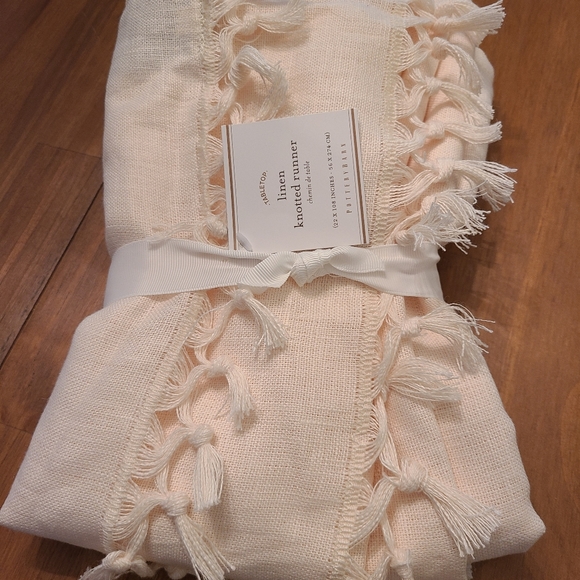 Pottery Barn Fringed Linen Knotted Table Runner 🍂 - Picture 3 of 3